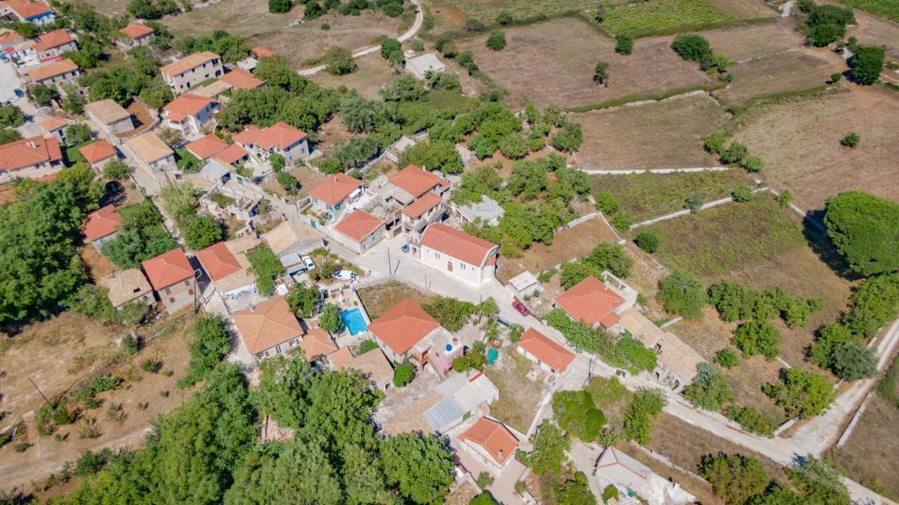 Villa Callisto- Elegant Restored Villa With Pool Gyri Exterior photo